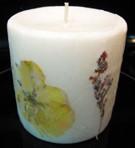 How to Decorate a Candle with Pressed Flowers and Dried Herbs ...